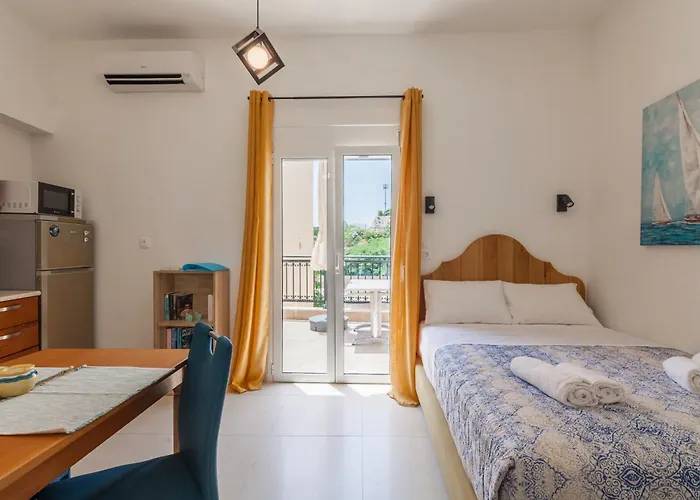 View & Value Studio Apartment In The Old Town